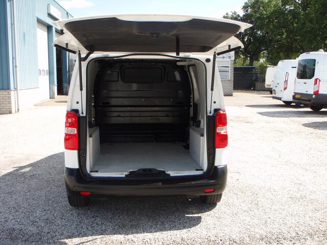 Opel VIVARO camera trekhaak navi 83544 km bj 12-2021