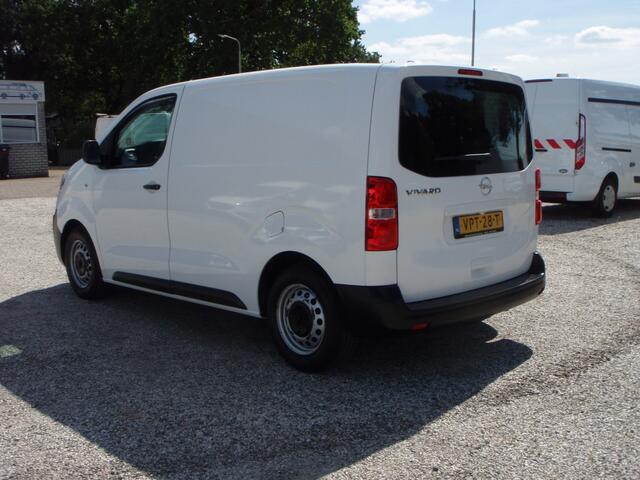 Opel VIVARO camera trekhaak navi 83544 km bj 12-2021