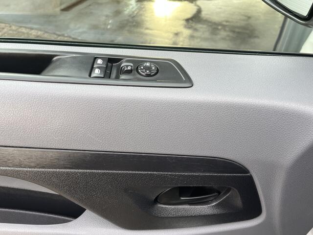 Opel VIVARO 2.0 CDTI L3H1 Edition Airco Cruise controle Trekhaak 2500kg Trekgewicht Imperiaal Telefoonverbinding Apple carplay Stuurwielbediening Kastinrichting Achterruitrij camera Parkeersensoren achter Navigatiesysteem 2-P – foto 9