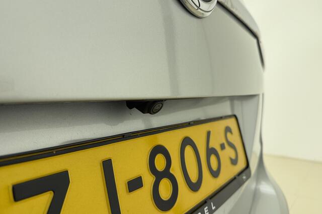 Opel ZAFIRA 1.6 Turbo Blitz 7p. 136pk | Lederen Bekleding | Climate Control | Trekhaak | Stoel - Stuurverwarming | Apple Carplay - Android Auto | Camera | 1e Eigenaar | Dealeronderhouden