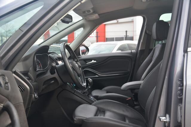 Opel ZAFIRA 1.4 Turbo Business Executive 7p. | Navigatie | Bluetooth | Stoelverwarming | Glazen Dak | LED Lampen | Leer | NL auto!! | OPC line