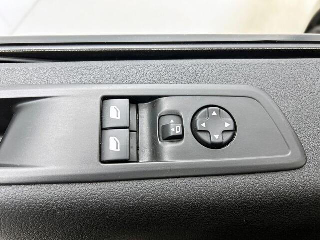 Opel ZAFIRA Vivaro-e Combi e-Zafira L2H1 75 kWh 8 persoons Navigatie Airco Dab Camera 360 Cruise control Lichtmetalen velgen Stoelverwarming