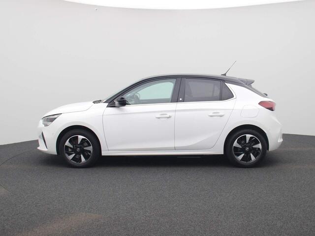 Opel e-Corsa Elegance 50 kWh | Navigatie | Climate Control | Cruise Control | Parkeersensoren | Lichtmetalen Velgen | Camera | LED Lampen |