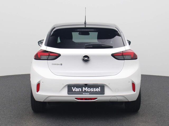 Opel e-Corsa Elegance 50 kWh | Navigatie | Climate Control | Cruise Control | Parkeersensoren | Lichtmetalen Velgen | Camera | LED Lampen |