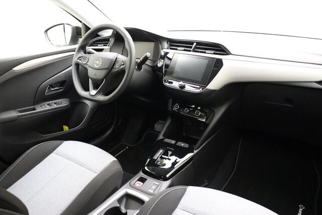 Opel e-Corsa Electric 50 kWh | Navigatie via Carplay | Climate control | Lichtmetalen velgen | Keyless start | DAB Radio | Cruise control | Weinig kilometers