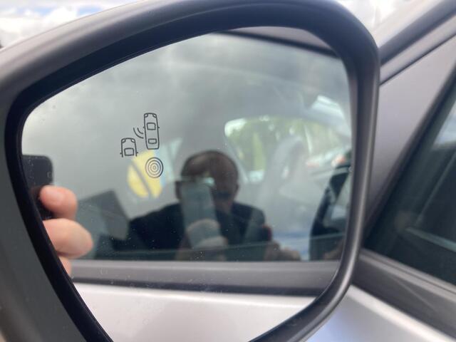 Opel e-Corsa Electric Long Range Business Edition 51 kWh | Navigatie via Carplay/ Android auto | Climate Control | Cruise Control | Achteruitrijcamera | Warmtepomp | Parkeersensoren |