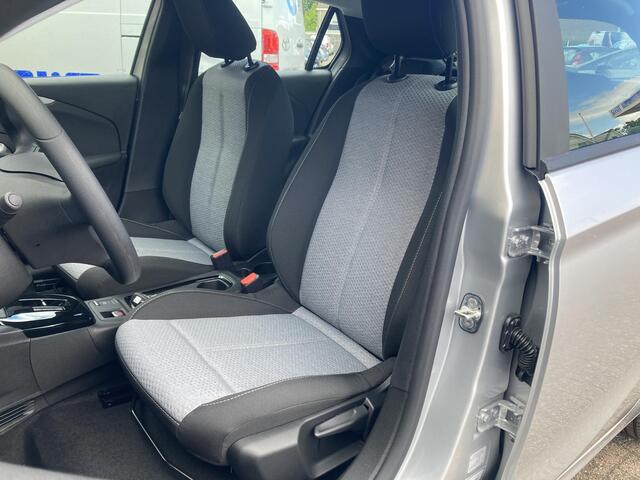 Opel e-Corsa Electric Long Range Business Edition 51 kWh | Navigatie via Carplay/ Android auto | Climate Control | Cruise Control | Achteruitrijcamera | Warmtepomp | Parkeersensoren |