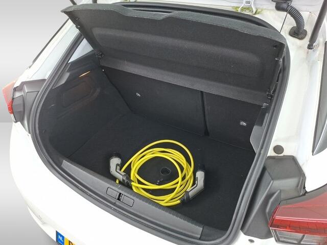 Opel e-Corsa Edition 50 kWh (136 PK) 1-Eig. & Dealer-Onderh. BOVAG-Garantie. NL-Auto.