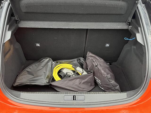 Opel e-Corsa GS Line 50 kWh SOH 92%| COMPLETE AUTO!| STOEL + STUUR VERWARMING| CAMERA| 3-FASE!| RIJKLAARPRIJS INCL. 12 MND BOVAG GARANTIE