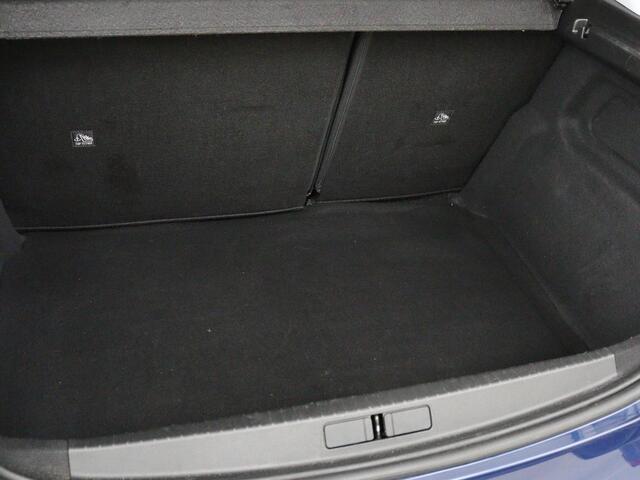 Opel e-Corsa Elegance 50 kWh | SOH 90% | 3 Fase | Camera | Warmtepomp | Carplay | Dodehoek detectie | Parkeerhulp | Full LED | Cruise control | Bluetooth | Climate control