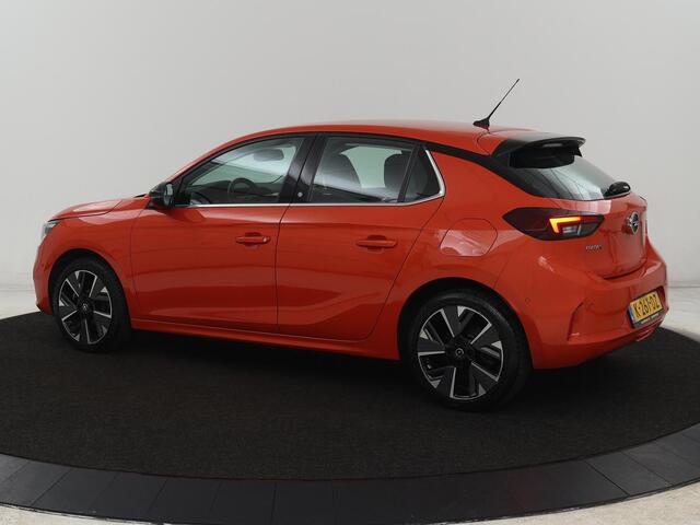 Opel e-Corsa Elegance 50 kWh | SOH 90% | 3 Fase | Stoelverwarming | Camera | Matrix LED | Carplay | Keyless | Navigatie | Climate control | Parkeerhulp | Cruise control | Stuurverwarming