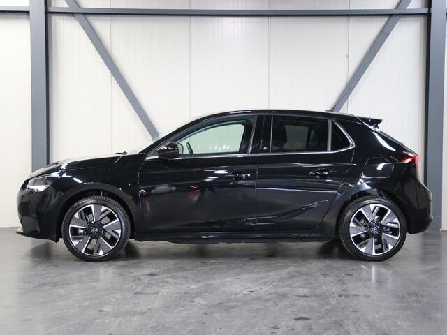 Opel e-Corsa Level 3 50kWh 136PK | 1ste eigenaar | ACCURAPPORT 96% | AppleCarPlay/AndroidAuto | Armsteun | Stoel/StuurVerwarming | Winterpakket | LEER/Stof | 17"LMV | Parkeersensoren | LED | AUTOMAAT | Isofix | Privacy Glass | Warmtepomp | LM Velgen |