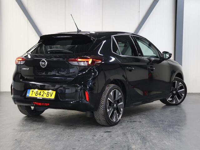 Opel e-Corsa Level 3 50kWh 136PK | 1ste eigenaar | ACCURAPPORT 96% | AppleCarPlay/AndroidAuto | Armsteun | Stoel/StuurVerwarming | Winterpakket | LEER/Stof | 17"LMV | Parkeersensoren | LED | AUTOMAAT | Isofix | Privacy Glass | Warmtepomp | LM Velgen |