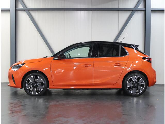 Opel e-Corsa Elegance 50kWh 136PK | 1ste eigenaar | ACCURAPPORT 93% | Winterpakket | Parkeersensoren | 17"LMV | Navigatie | AUTOMAAT | Warmtepomp | AppleCarplay/AndroidAuto | Stoel&Stuur Verwarming | Climate Control | Cruise Control | 10"scherm | Navigatie | LM velgen