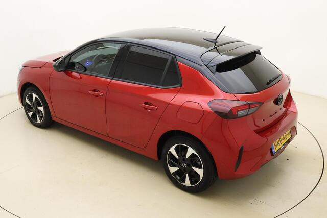 Opel e-Corsa Electric Long Range Yes 51 kWh | Climate control | Stoel & Stuurverwarming | Keyless | Zwart dak | Weinig kilometers | Navigatie via Carplay