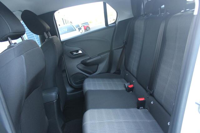 Opel e-Corsa GS Line 50 kWh | 3-FASE LADER | SNEL LAADFUNCTIE | APPLE CARPLAY/ANDROID AUTO | LED KOPLAMPEN | WINTER PAKKET: STOEL VERWARMING/STUUR VERWARMING | ZWART DAK | CLIMATE CONTROL | CRUISE CONTROL | DAB+ RADIO | ACHTERUITRIJ CAMERA |