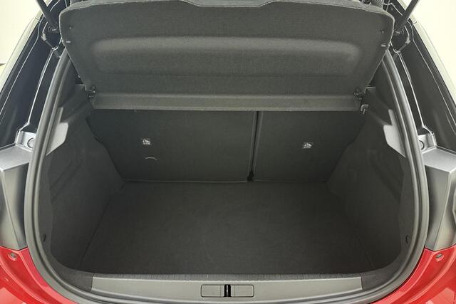 Opel e-Corsa Electric Long Range Yes 51 kWh | Navigatie via Carplay | Zwart dak | Stoel & Stuurverwarming | Climate control | Lichtmetalen velgen