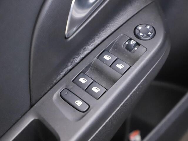 Opel e-Corsa Elegance 50 kWh Automaat SoH 92% H.Leder/Nav/Led /El.Pakket/Cruise