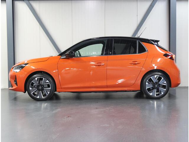 Opel e-Corsa Ultimate 50kWh 136PK | 1ste eigenaar | AppleCarplay/AndroidAuto | ACCU 95% | Glazen dak | LEER/Alcantara | Camera | Navigatie | matrixLED | Stuur/stoelverwarming | AUTOMAAT | Parkeersensoren | Two-Tone | Warmtepomp |Keyless | Isofix | Privacy Glass | Trek