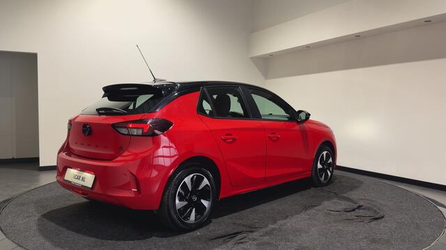Opel e-Corsa Electric Yes 50 kWh | Carplay | Warmtepomp | 11 kW 3-fase | LMV 16'' | Bi-Color Dak | Soh (batterijcheck) Waarde 99,3 %