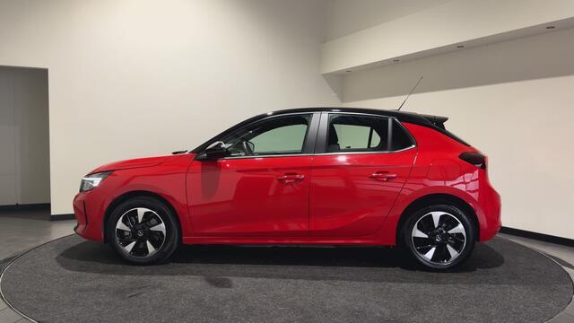 Opel e-Corsa Electric Yes 50 kWh | Carplay | Warmtepomp | 11 kW 3-fase | LMV 16'' | Bi-Color Dak | Soh (batterijcheck) Waarde 99,3 %