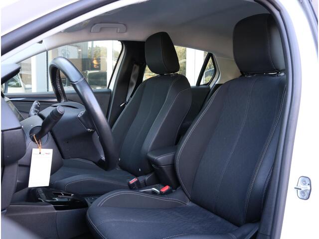 Opel e-Corsa Elegance 50 kWh Apple / Android | Camera | Trekhaak – foto 2