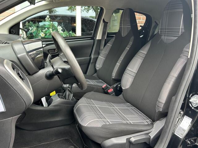 Peugeot 108 1.0 e-VTi Active NIEUWE APK / KOUDE AIRCO / ALL-SEASONS / BLUETO