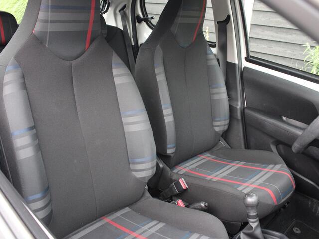 Peugeot 108 Active 1.0 e-VTi 68PK Airco, Bluetooth, Elektrische Ramen Voor, LED Dagrijverlichting
