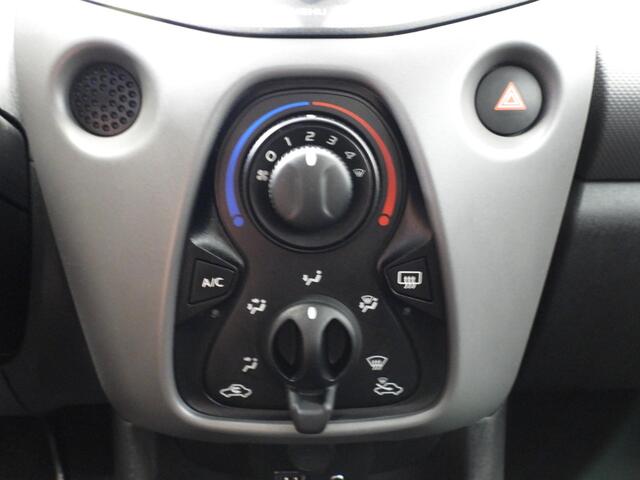 Peugeot 108 1.0 e-VTi Active Premium AIRCO/BLUETOOTH!