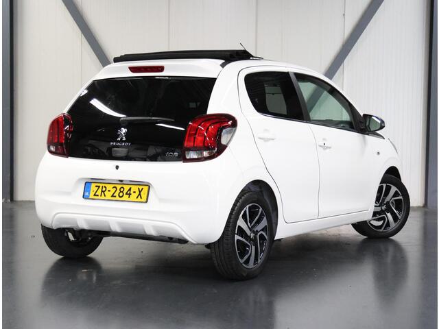 Peugeot 108 1.0 e-VTi Allure TOP! | AUTOMAAT | AppleCarplay/AndroidAuto | Climate Control | Navigatie | LED | Camera | LEER | Stoelverwarming | 15"LMV | Isofix | Privacy Glass | Vouwdak/Cabrio | UNIEK!! |