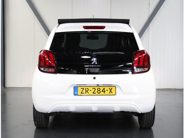 Peugeot 108 1.0 e-VTi Allure TOP! | AUTOMAAT | AppleCarplay/AndroidAuto | Climate Control | Navigatie | LED | Camera | LEER | Stoelverwarming | 15"LMV | Isofix | Privacy Glass | Vouwdak/Cabrio | UNIEK!! |