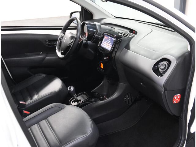 Peugeot 108 1.0 e-VTi Allure TOP! | AUTOMAAT | AppleCarplay/AndroidAuto | Climate Control | Navigatie | LED | Camera | LEER | Stoelverwarming | 15"LMV | Isofix | Privacy Glass | Vouwdak/Cabrio | UNIEK!! |