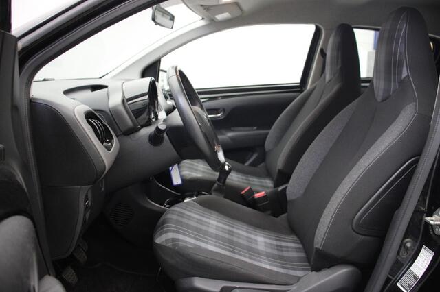 Peugeot 108 1.0 e-VTI Executive 5 Deurs - Navi, Camera, Clima