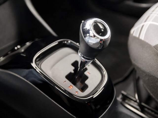 Peugeot 108 1.0 e-VTi Sport Automaat (CAMERA, LM VELGEN, SPORTSTOELEN, GETINT GLAS, BLUETOOTH, MULTIFUNCTIONEEL STUURWIEL, NIEUWE APK, NIEUWSTAAT)