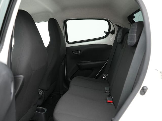 Peugeot 108 1.0 e-VTi Allure | Apple Carplay | Achteruitrijcamera | DAB | Bluetooth | Spraakbediening |