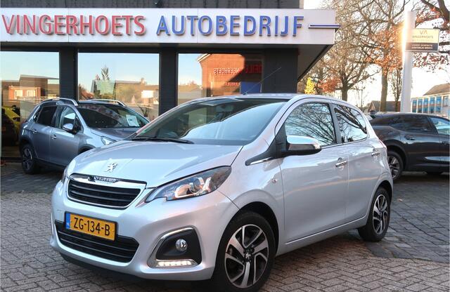 Peugeot 108 1.0 e-VTi Allure 73 Pk. 5-Deurs Climate Control * Begrenzer * L.M. Velgen * Telefoonkoppeling * USB * Mistlampen * Donkere ruiten Achterportieren * Vingerhoets; Vierde Generatie Eersteklas Service ! Al meer dan 100 jaar een begrip in de Brabantse Kempen.