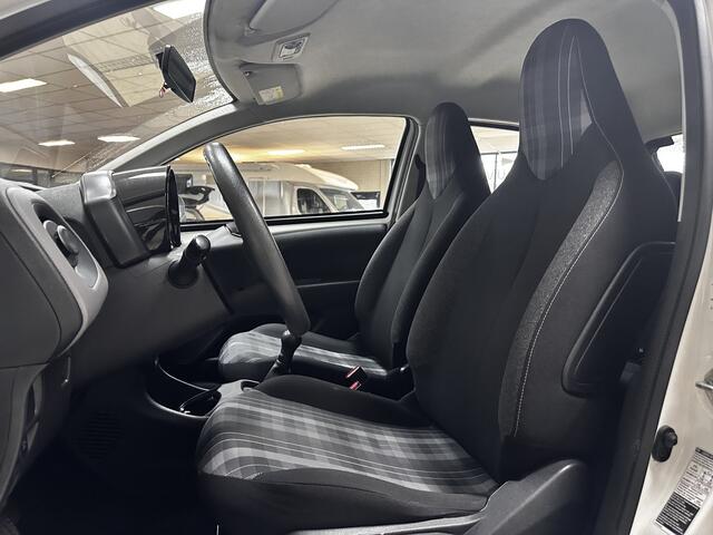 Peugeot 108 1.0 e-VTi Active/ Airco/ C.V. Afstand/ Elek. pakket/ Isofix/ Bluetooth/ Multi. Stuur/ Mistl./ LED Dagrijverl./ C.V.Afstand.