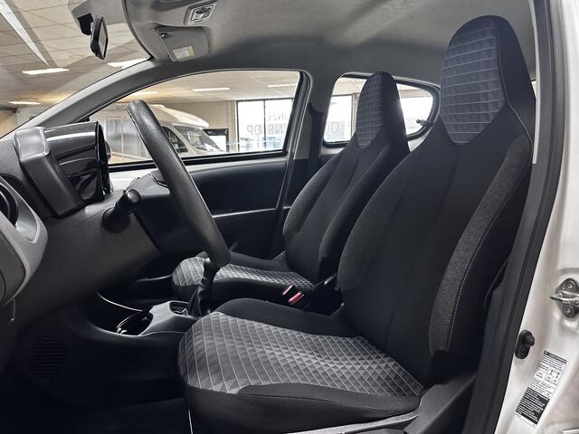 Peugeot 108 1.0 e-VTi Active/ LED Dagrijverl./ Camera!/ Apple+Android/ Airco/ DAB+/ Multi.Stuur/ Elek.Pakket/ Isofix/ C.V.Afstand.