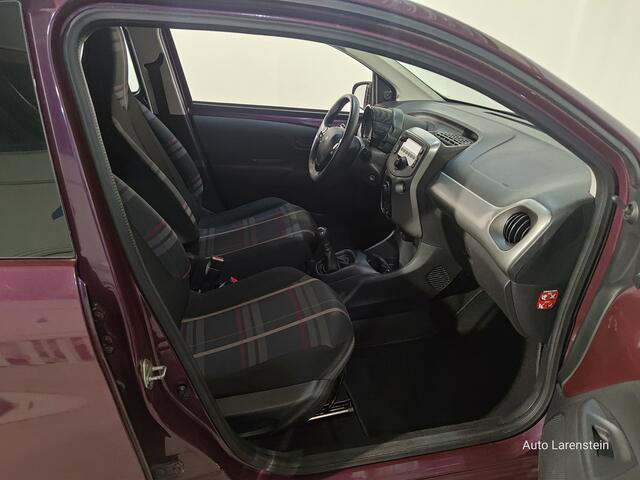 Peugeot 108 1.0 e-VTi 70pk Envy 5Drs Airco / Bluetooth