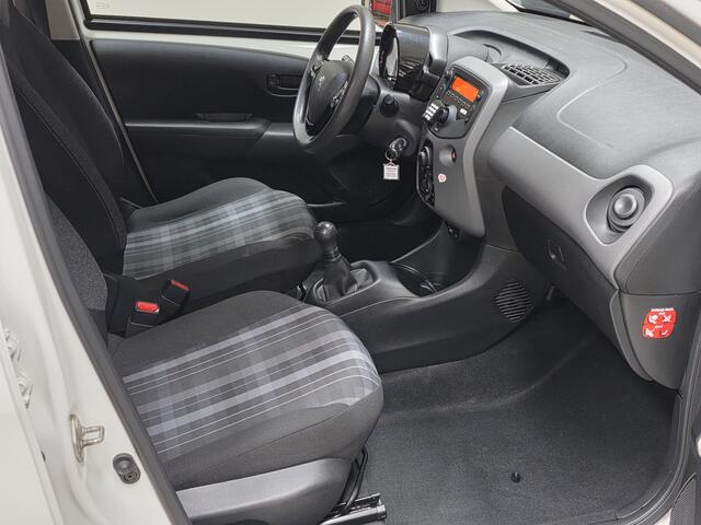 Peugeot 108 1.0 e-VTi Active/ LED Dagrijverl./ Airco!/ Bluetooth/ Radio-CD+AUX&USB/ Elek.Pakket/ Isofix/ C.V.Afstand.