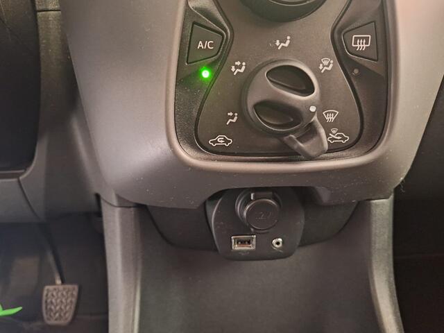 Peugeot 108 1.0 e-VTi Active, groot scherm, a.camera, airco