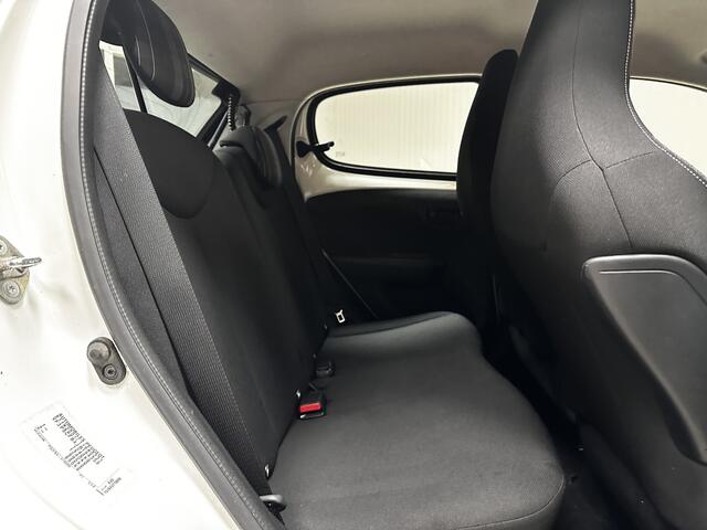 Peugeot 108 1.0 e-VTi Active/ Airco/ C.V. Afstand/ Elek. pakket/ Isofix/ Bluetooth/ Multi. Stuur/ Mistl./ LED Dagrijverl./ C.V.Afstand.