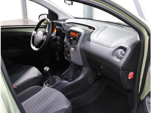 Peugeot 108 1.0 e-VTi Active | 1ste eigenaar | Airco | Bluetooth | LED | Start/Stop Systeem | Buitenspiegels elektrisch verstel -en verwarmbaar | Isofix | Privacy Glass |