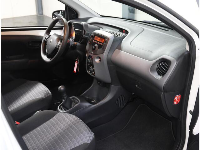 Peugeot 108 1.0 e-VTi Active | 1ste eigenaar | Airco | Bluetooth | LED | Start/Stop Systeem | Buitenspiegels elektrisch verstel -en verwarmbaar | Isofix |