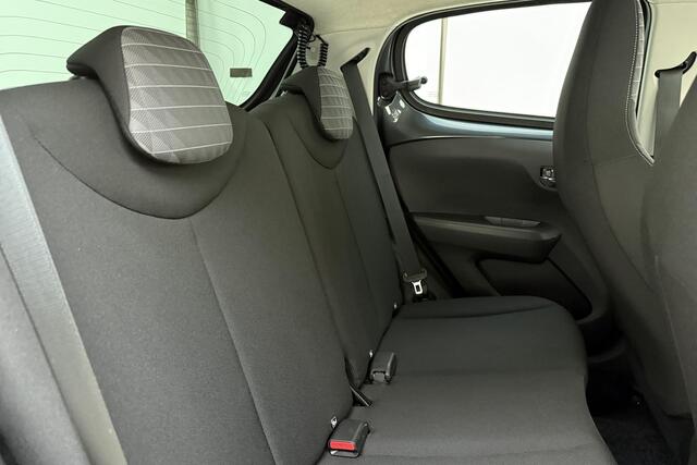 Peugeot 108 1.0 e-VTi Allure | Apple Carplay & Android Auto | Climate Control | Camera | Lichtmetalen velgen 15'' | Toerenteller