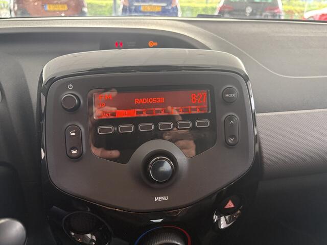 Peugeot 108 1.0 e-VTi Access Airco - Cruise control - Radio - Led verlichting - USB-aansluiting - Start/stop systeem - Achterbank neerklapbaar