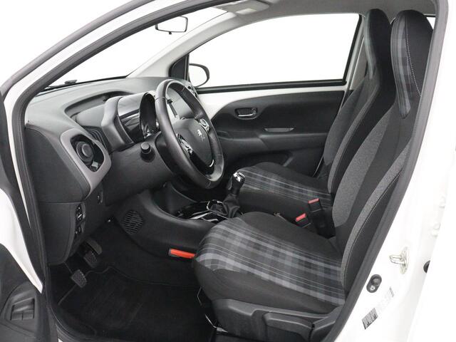 Peugeot 108 1.0 e-VTi Executive | Carplay | Camera | Climate control | Speedlimiter | Bluetooth | Lichtmetalen velgen | Origineel NL