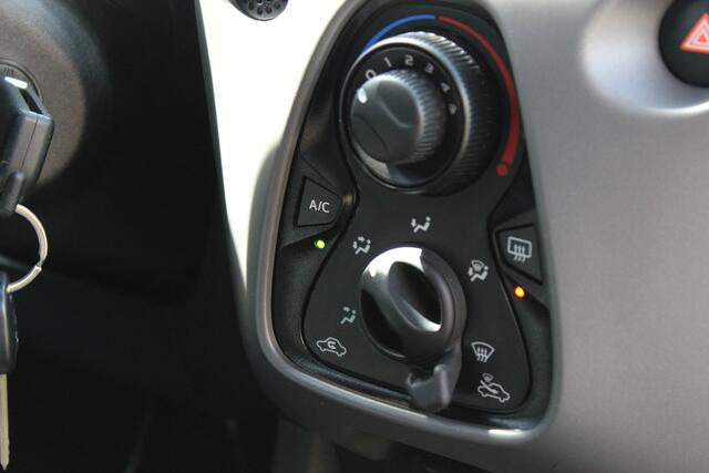 Peugeot 108 "Active" Airco - bluetooth !!!