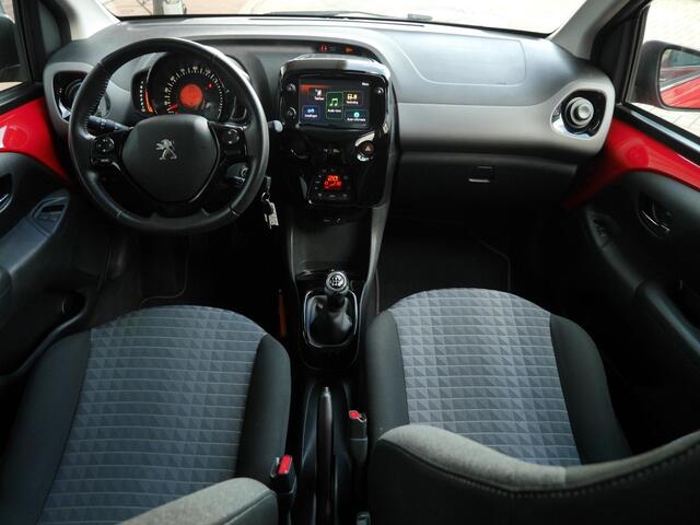Peugeot 108 1.0 e-VTi Allure | Apple carplay | Achteruitrijcamera | Dab | Mistlampen | Zwart dak | Extra getint glas | Climate control | 5 deurs | Stuurwielbediening