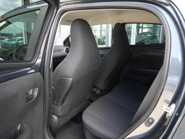 Peugeot 108 1.0 e-VTi Active | Getint glas | Airco | 5 drs | Dealer onderhouden | Weinig KM | Radio USB
